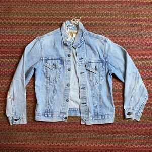 RARE VINTAGE DISTRESSED LEVIS TRUCKER JACKET WELL WORN AGED ONE OF A KIND OF